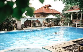 Amed Cafe & Hotel Kebun Wayan